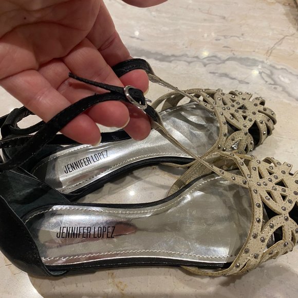 Jennifer Lopez Sandals - Picture 4 of 5